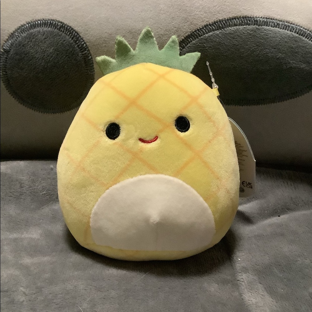 Maui squishmallow